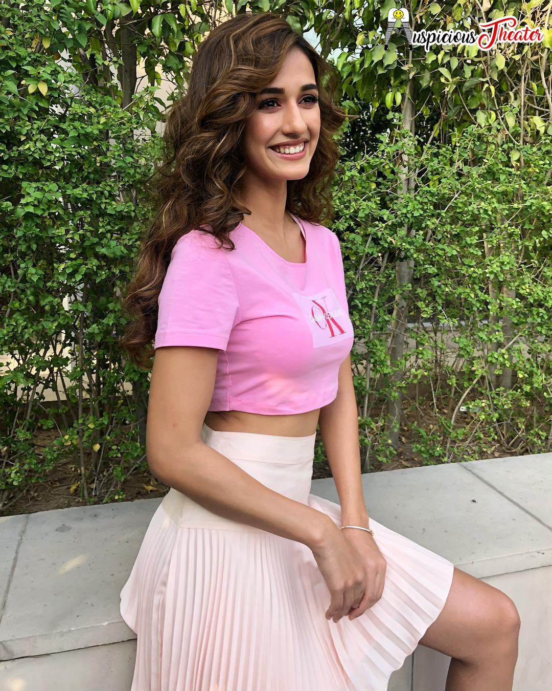 Disha Patani hot HD photos, Disha Patani Bikini Photos, Innerwear photos of Disha Patani, cleavage photos of Disha Patani, Bra Panty photos of Disha Patani
