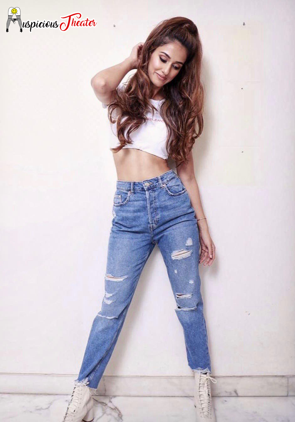 Disha Patani hot HD photos, Disha Patani Bikini Photos, Innerwear photos of Disha Patani, cleavage photos of Disha Patani, Bra Panty photos of Disha Patani