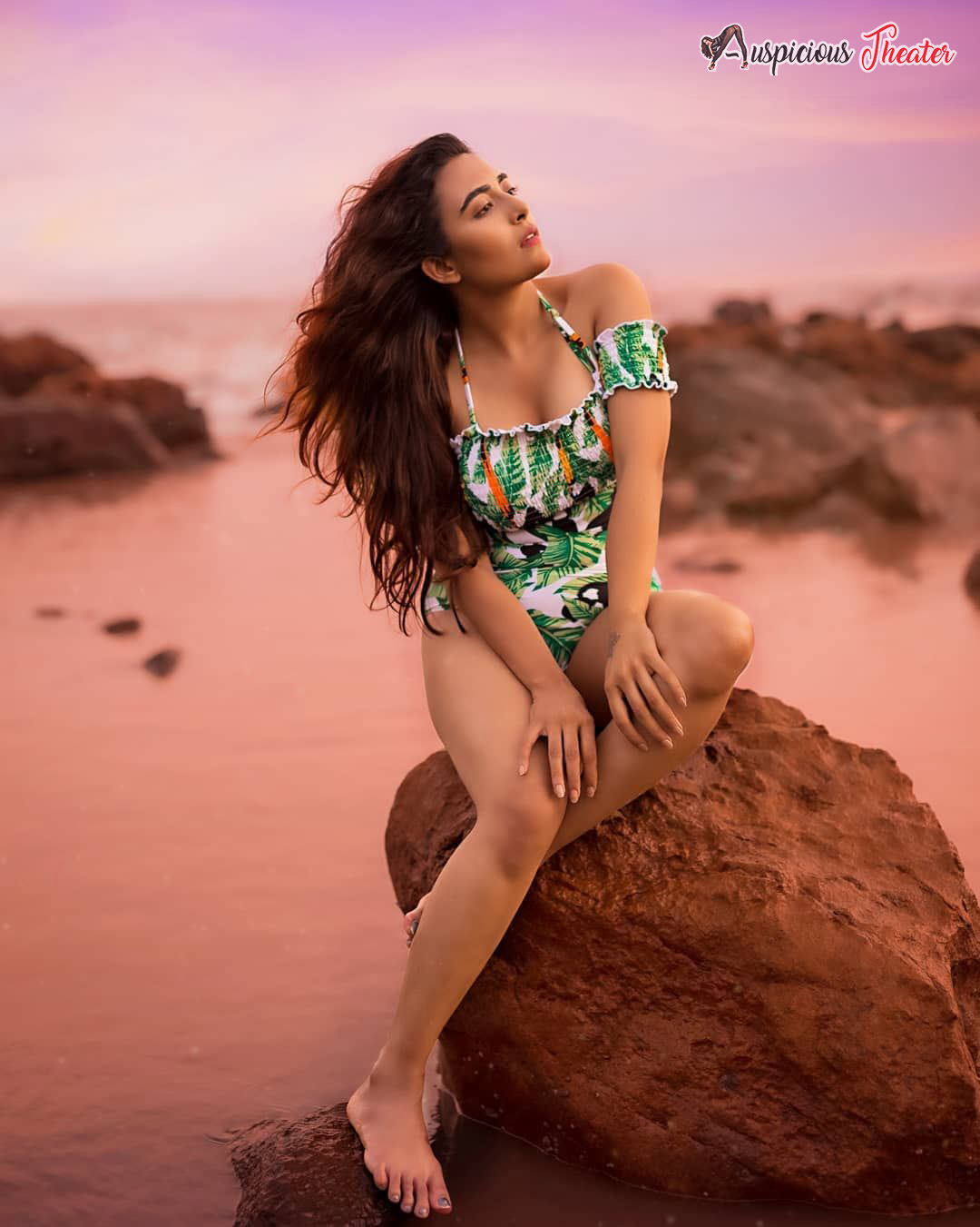 Hot Jinal Joshi HD images - Bikini photos Jinal Joshi - swimwear photos of Jinal Joshi - glamours Jinal Joshi photos - cleavage photos of Jinal Joshi