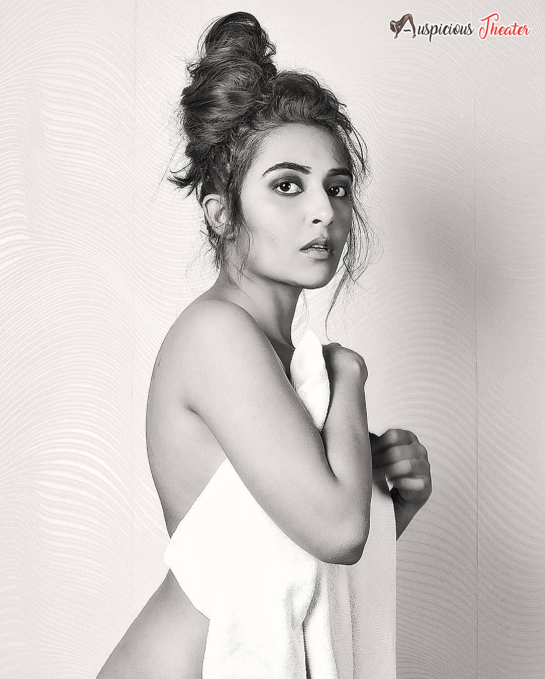 Hot Jinal Joshi HD images - Bikini photos Jinal Joshi - swimwear photos of Jinal Joshi - glamours Jinal Joshi photos - cleavage photos of Jinal Joshi