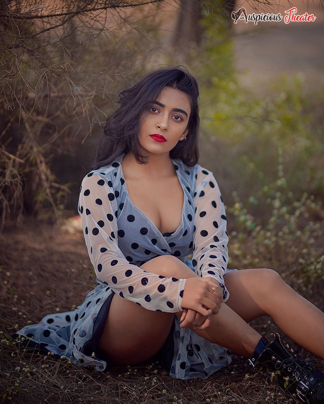 Hot Jinal Joshi HD images - Bikini photos Jinal Joshi - swimwear photos of Jinal Joshi - glamours Jinal Joshi photos - cleavage photos of Jinal Joshi