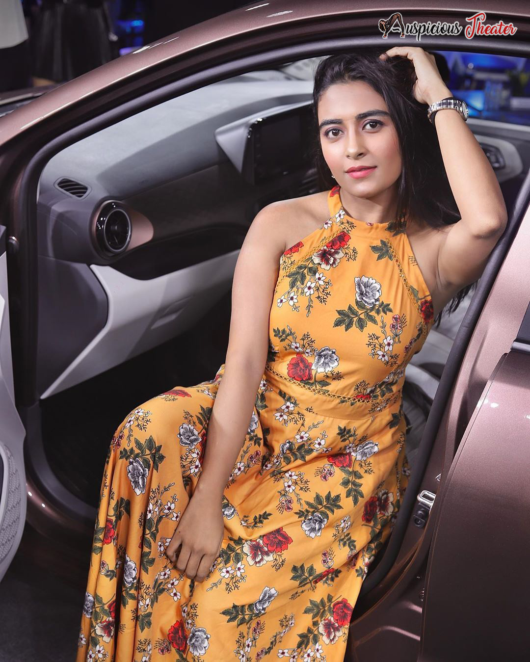 Hot Jinal Joshi HD images - Bikini photos Jinal Joshi - swimwear photos of Jinal Joshi - glamours Jinal Joshi photos - cleavage photos of Jinal Joshi