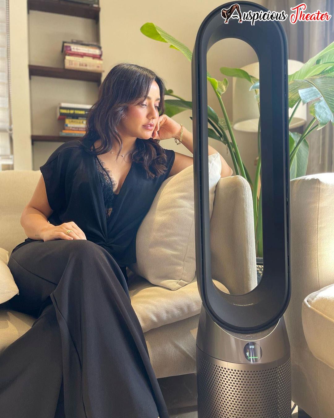 Neha Sharma Nude - Neha Sharma Instagram - Sexy Women of India - Hottest Women in India - Indian Sexy Lady - Indian Sexy Female