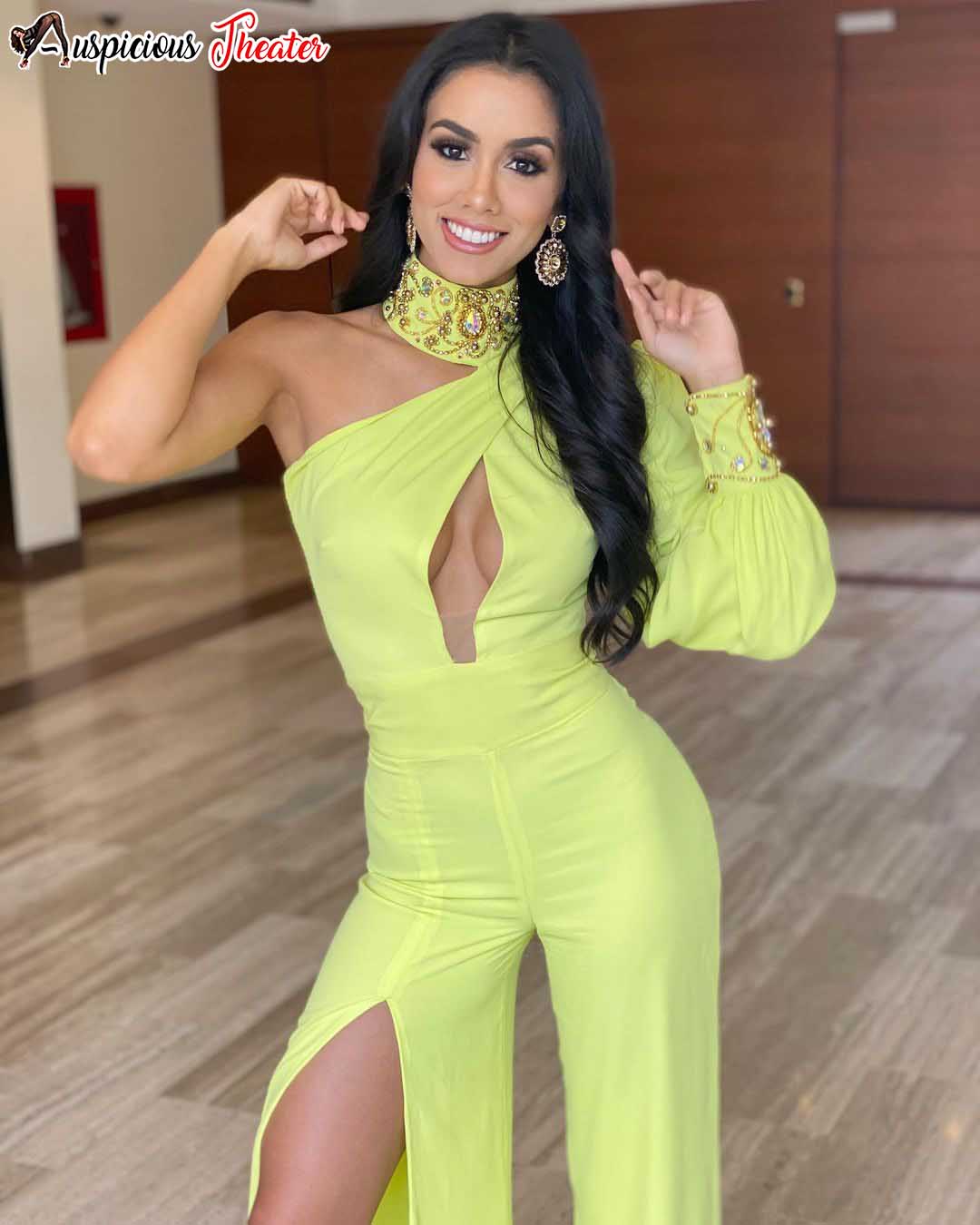 Bikini Model Camila Escribens-Modelos en Bikini | Modelo peruana-Peruvian model Camila Escribens | Auspicious Theater